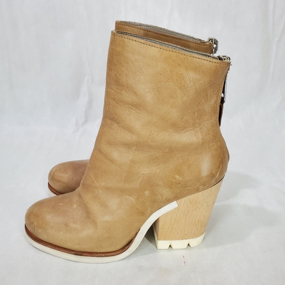 STRATEGIA Shoes - STRATEGIA Leather and Wood Patform Contemporary Ankle Boots EU 38 Tan